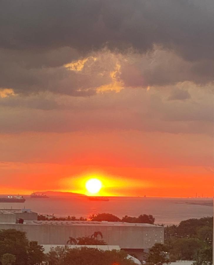 Le 10 The Radiance Manila Bay Aparthotel Pasay Exteriör bild